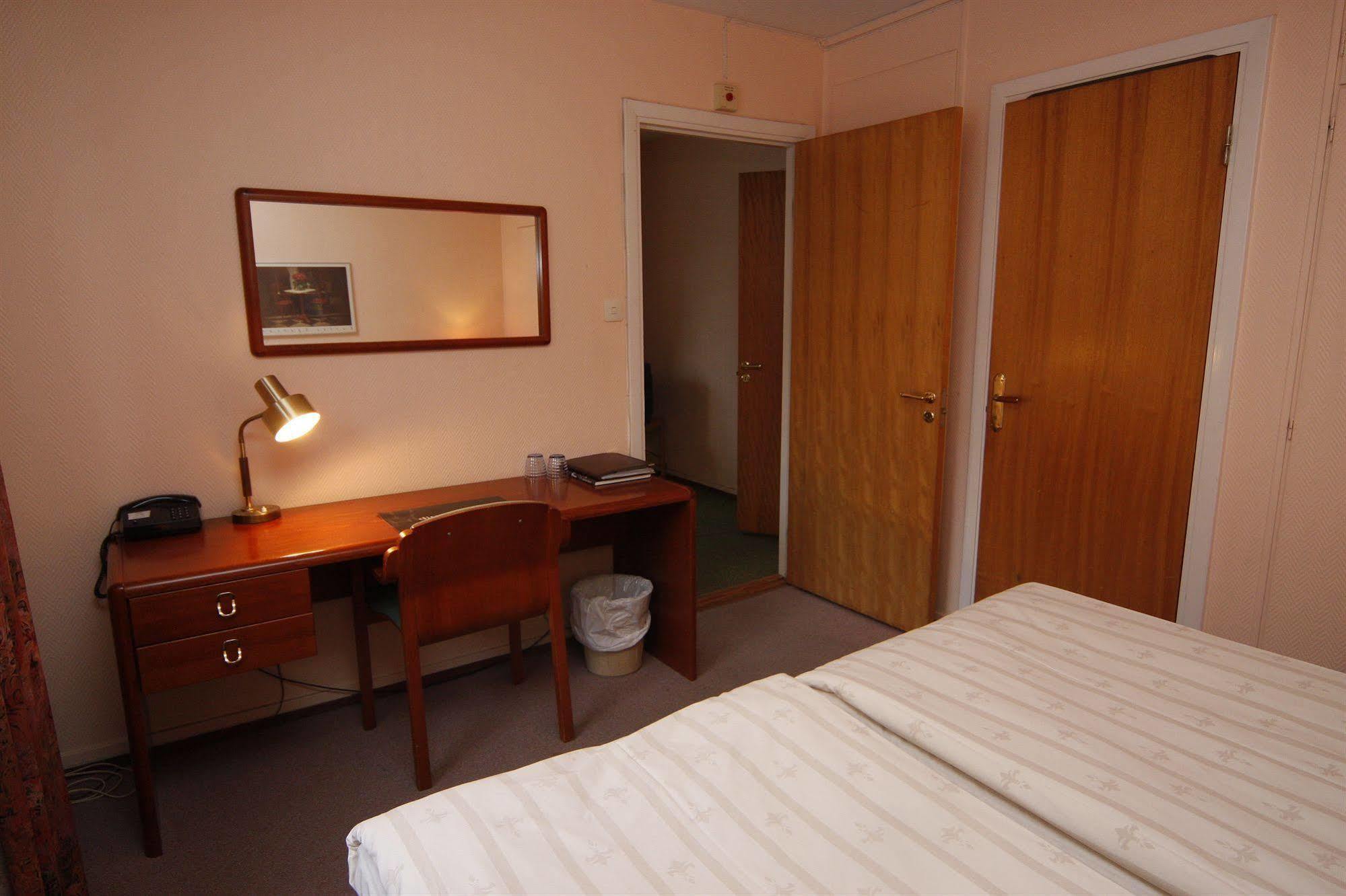 Hotel Aveny Bed & Breakfast Gavle Ngoại thất bức ảnh