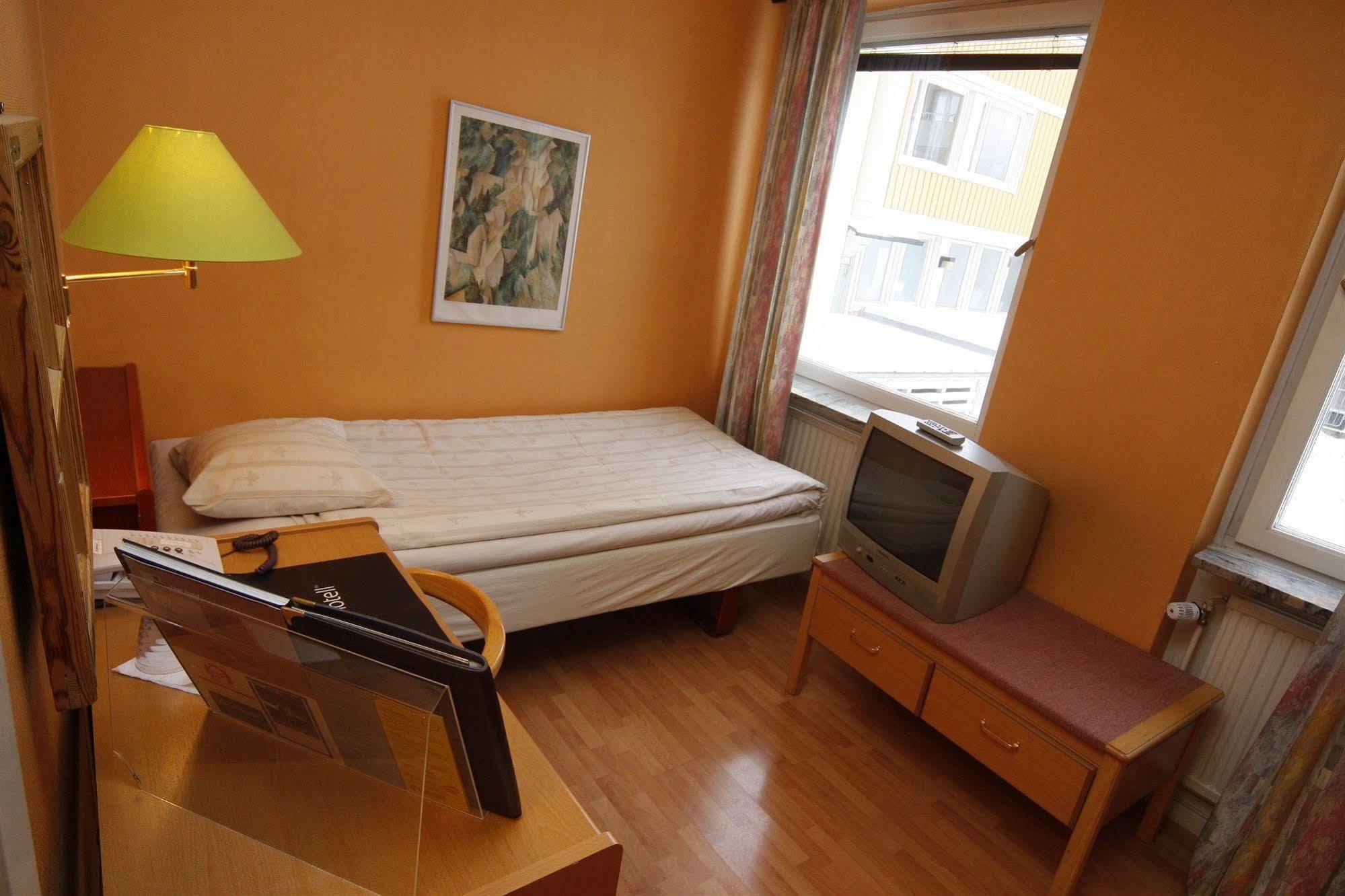 Hotel Aveny Bed & Breakfast Gavle Ngoại thất bức ảnh